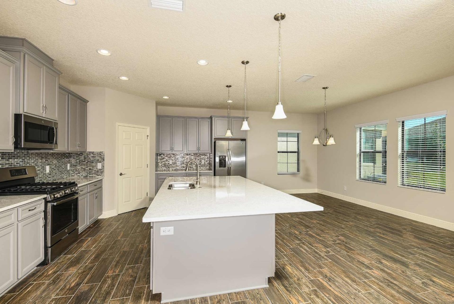 Kingfisher   |   Kitchen & Breakfast Nook