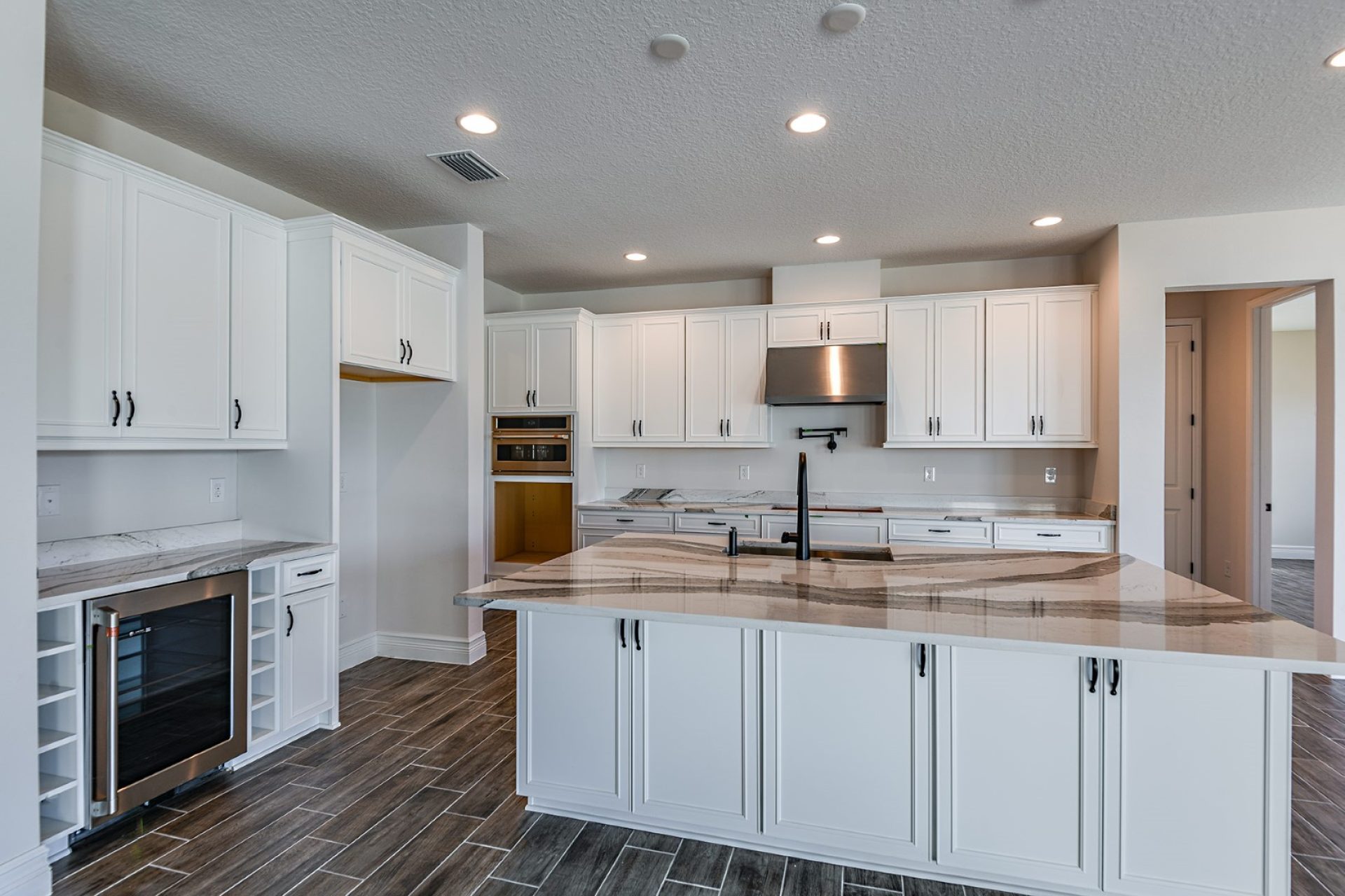 Westshore II   |   Gourmet Kitchen
