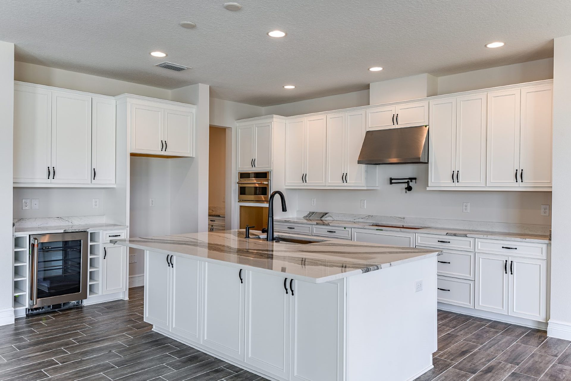 Westshore II   |   Gourmet Kitchen