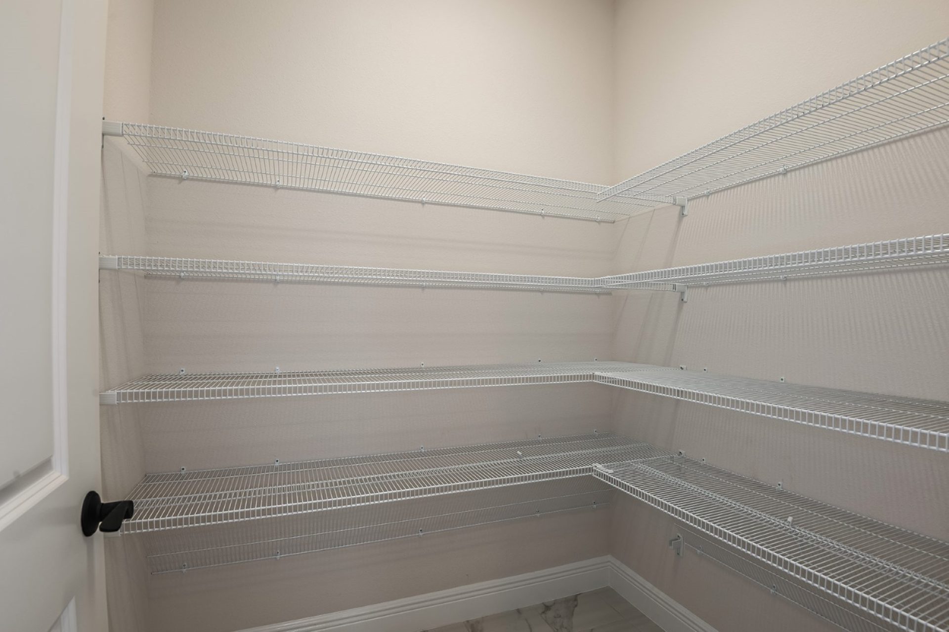 Hyde Park III   |   Pantry