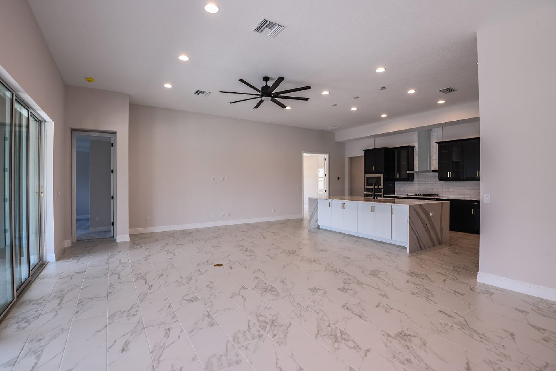 Hyde Park III   |   Gourmet Kitchen & Grand Room