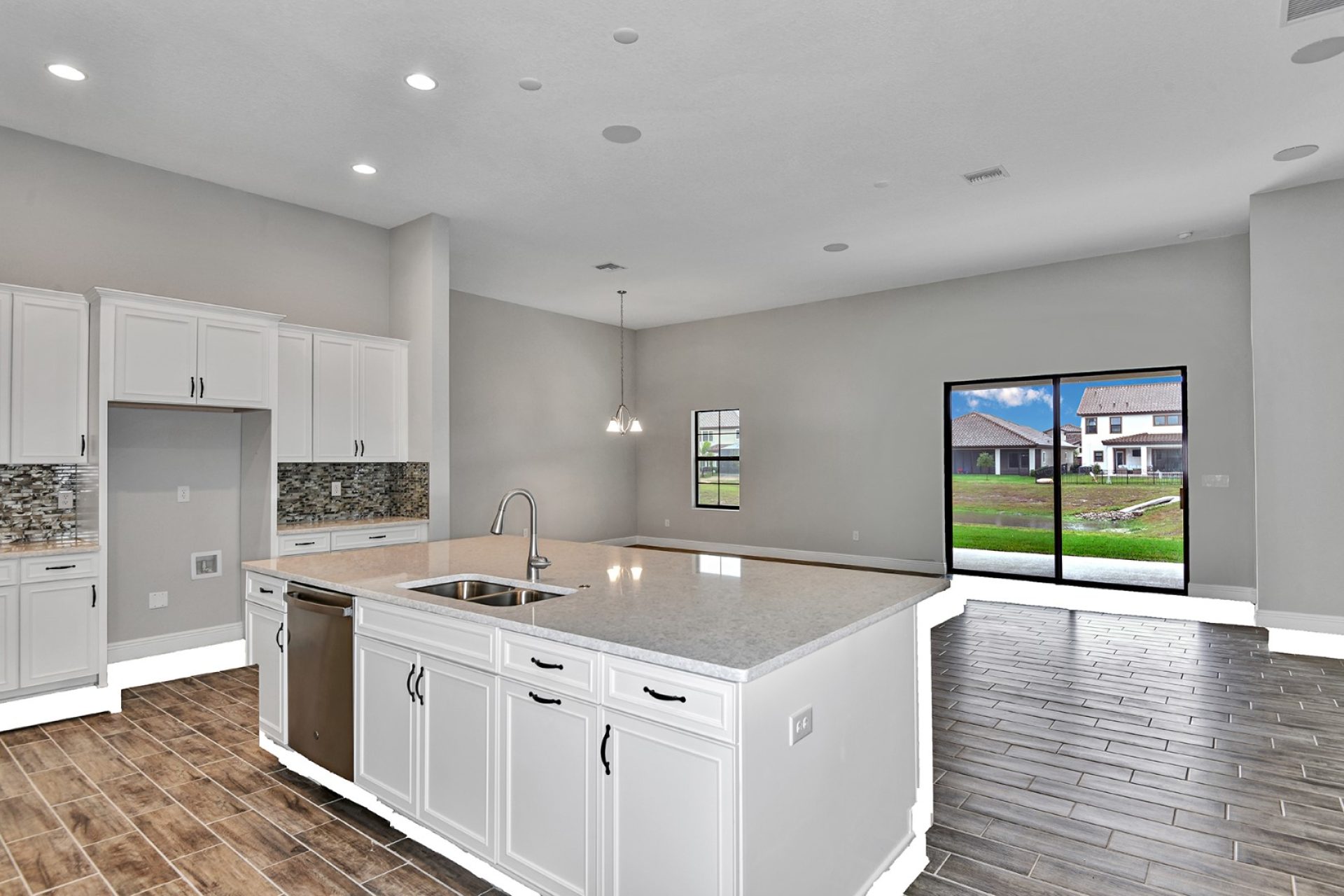 Islamorada  |  Kitchen Overlooking Grand Room
